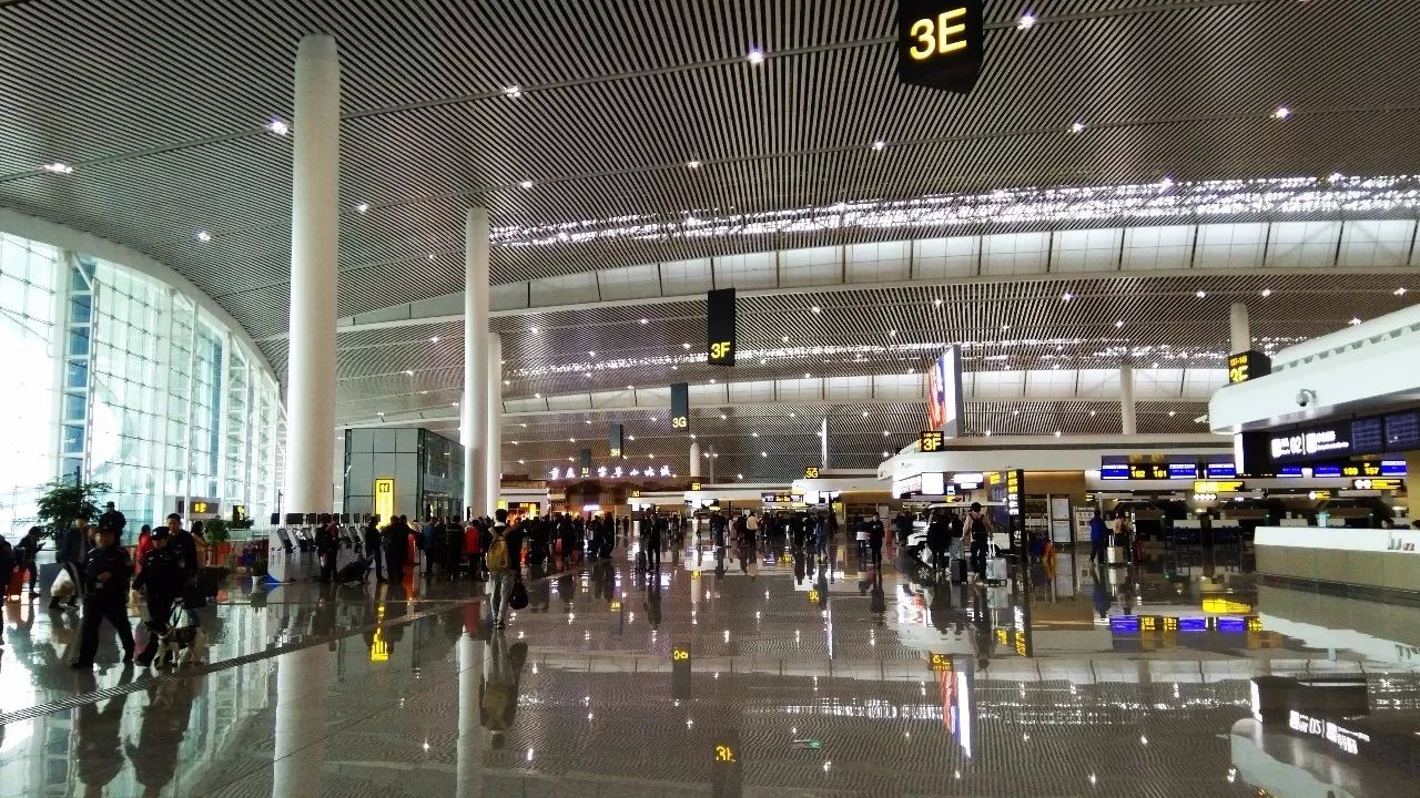 而即将拥有4座航站楼的重庆江北机场,内部规格则是这样的